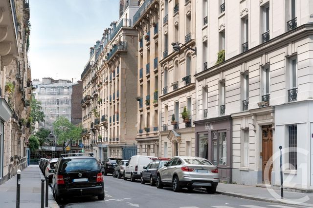  - PARIS - 