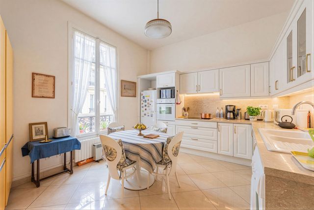 Appartement F7 &agrave; vendre - 7 pi&egrave;ces - 240,42 m2 - Paris - 75006 - ILE-DE-FRANCE