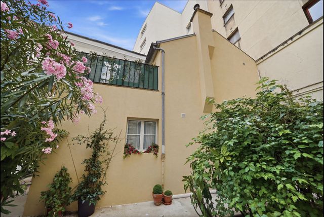 Appartement Duplex &agrave; louer - 3 pi&egrave;ces - 37,63 m2 - Paris - 75014 - ILE-DE-FRANCE