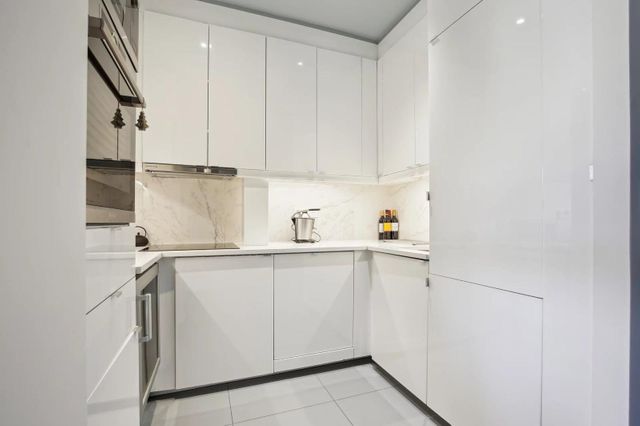 Appartement F4 à vendre - 5 pièces - 100,55 m2 - Paris - 75016 - ILE-DE-FRANCE