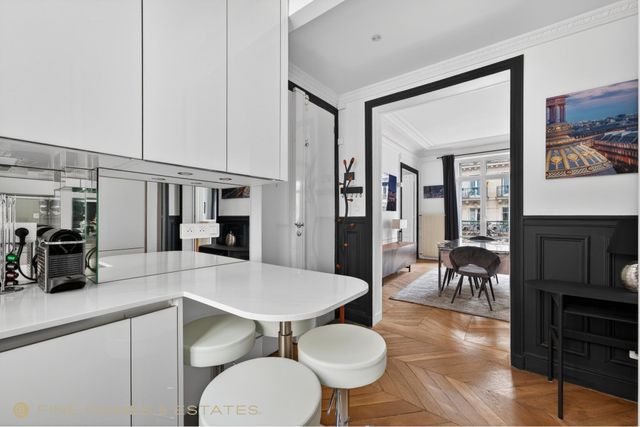 Appartement T4 à vendre - 4 pièces - 82 m2 - Paris - 75006 - ILE-DE-FRANCE