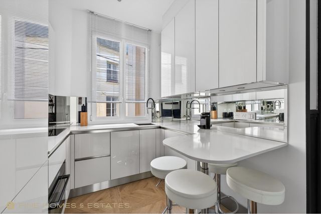 Appartement T4 à vendre - 4 pièces - 82 m2 - Paris - 75006 - ILE-DE-FRANCE