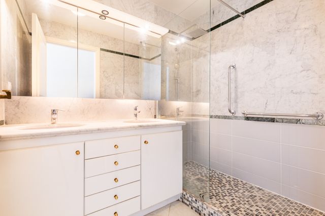 Appartement T3 &agrave; louer - 3 pi&egrave;ces - 66,33 m2 - Paris - 75006 - ILE-DE-FRANCE